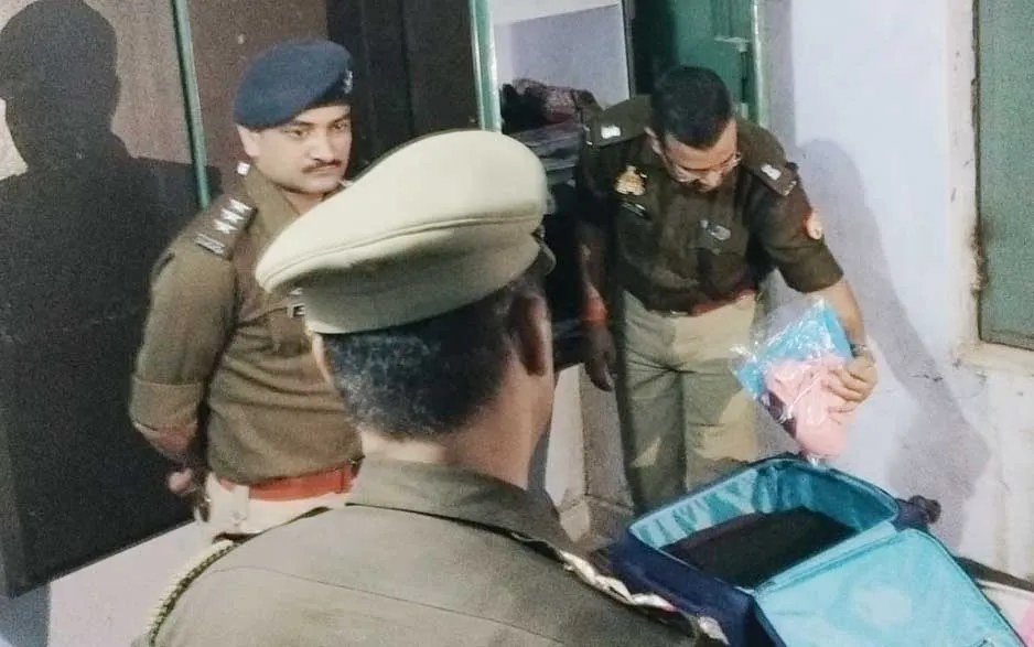 निजी विश्वविद्यालय के छात्र ने अज्ञात कारणों के चलते की आत्महत्या