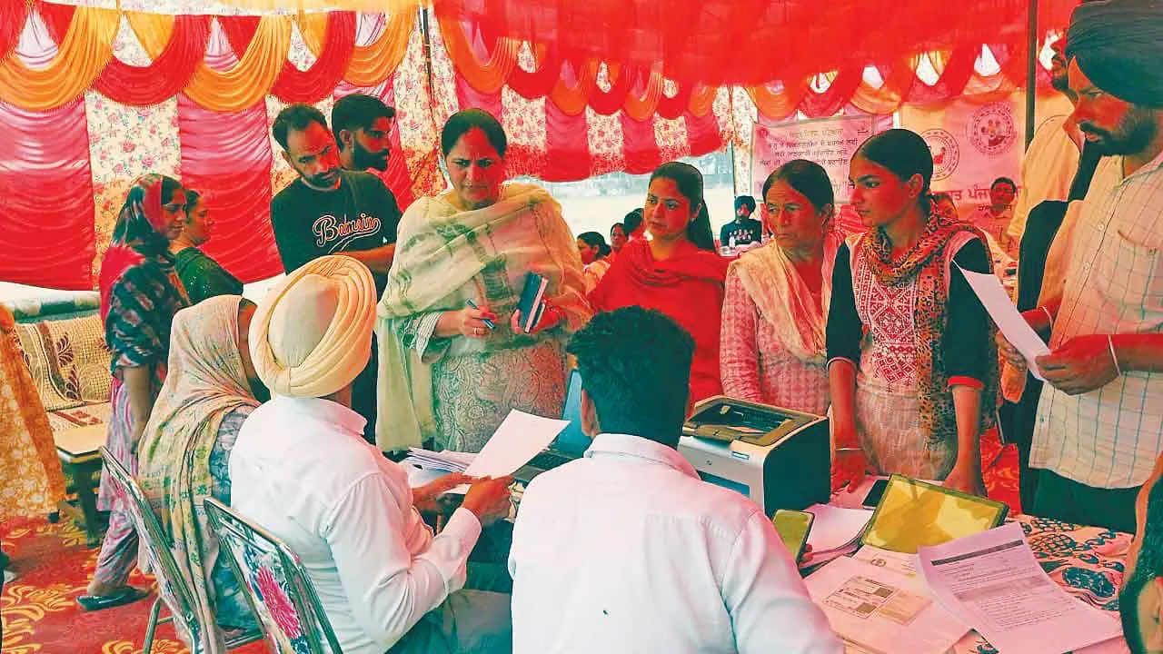 गांव जलालपुर में लोगों ने प्राप्त की सरकारी सेवाएं