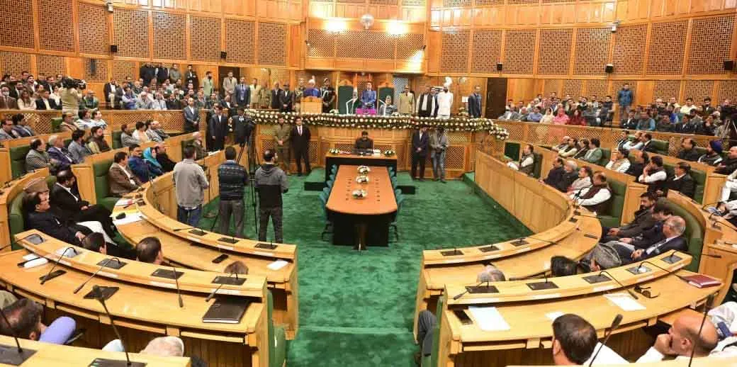 Jammu and Kashmir: जम्मू-कश्मीर विधानसभा में हंगामा, पीडीपी ने अनुच्छेद 370 को लेकर रखा प्रस्ताव