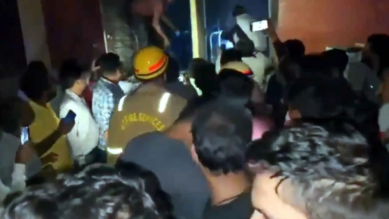 Jhansi Hospital Accident: अस्पताल में आग, 10 नवजात जिंदा जले! राष्ट्रपति, प्रधानमंत्री ने जताया शोक