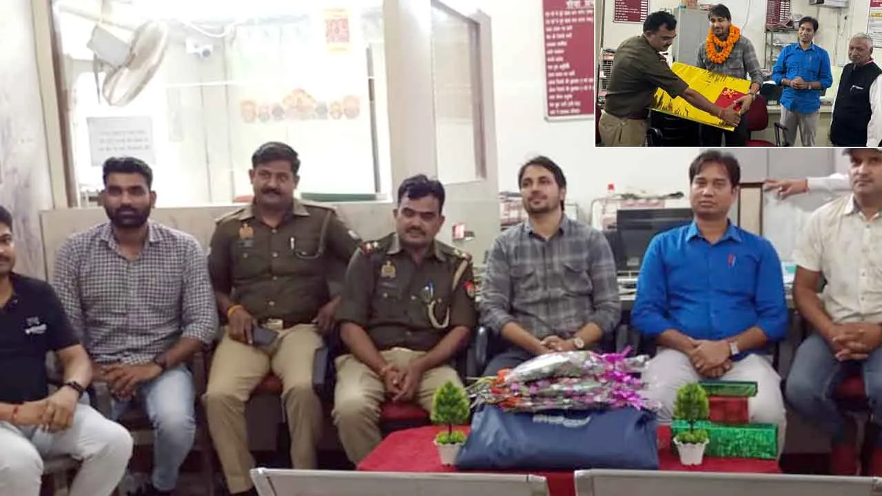 स्थानांतरण पर शाखा प्रबंधक को दी भावपूर्ण विदाई
