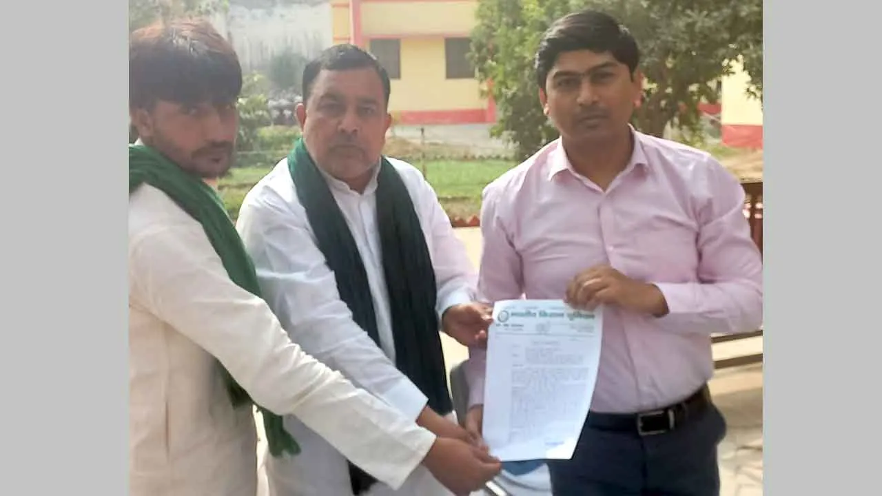 मण्डावर में वैध पट्टे की आड़ में अवैध रेत खनन कर रहा ठेकेदार