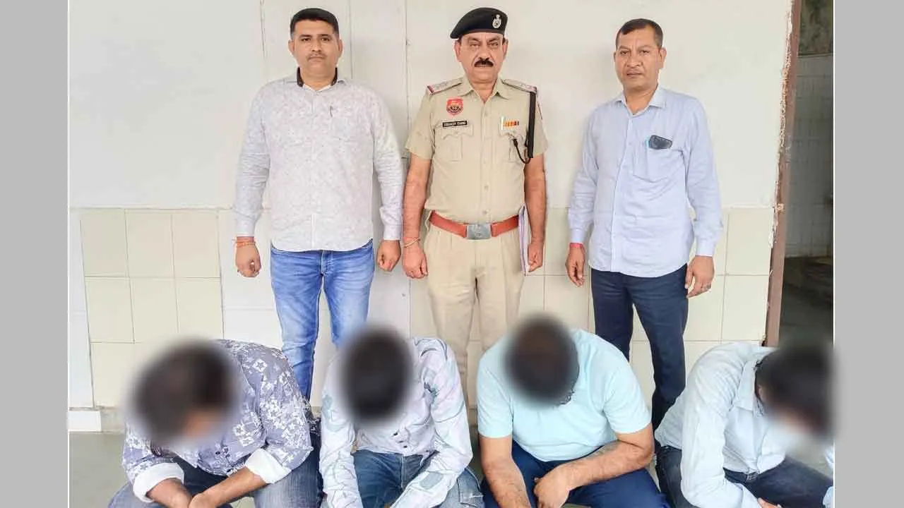 पेट्रोल पंप कर्मचारियों से मारपीट कर नकदी लूटने के मामले में स्पेशल डिटेक्टिव यूनिट द्वारा 4 आरोपी काबू, सभी भेजे जेल