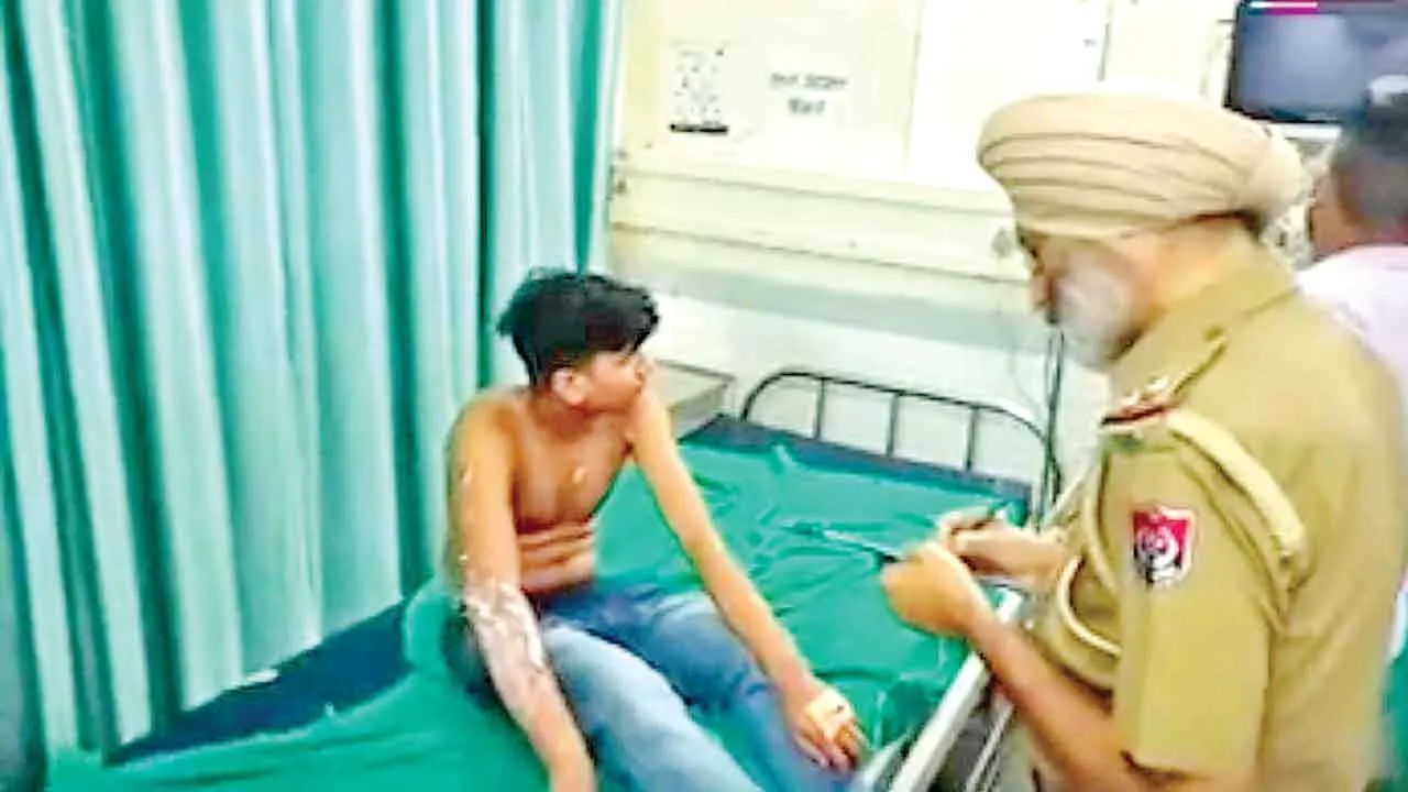 Train Blast: चलती ट्रेन में हुआ धमाका, महिला सहित 4 घायल