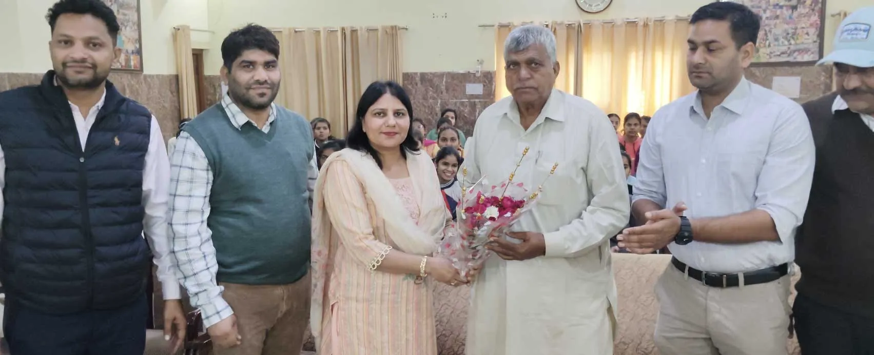 कन्या कॉलेज में 75 वा संविधान दिवस मनाया