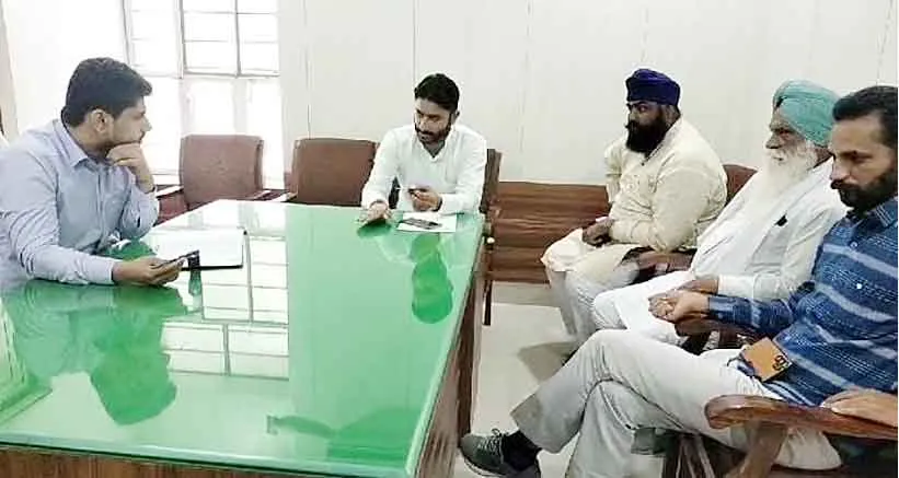 मण्डी समिति कार्यालय पर तालाबंदी की दी चेतावनी