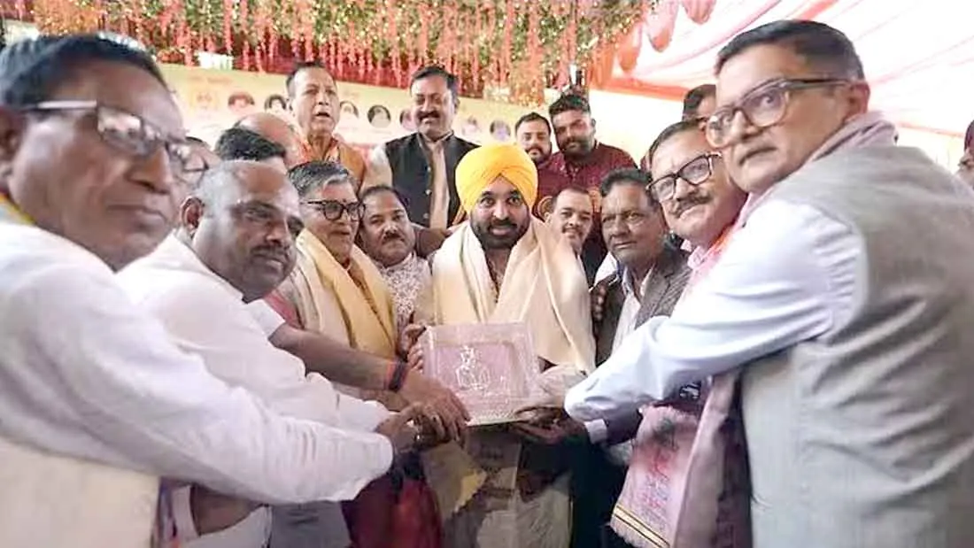 सीएम मान व राज्यपाल गुलाब चंद ने की महोत्सव में शिरकत