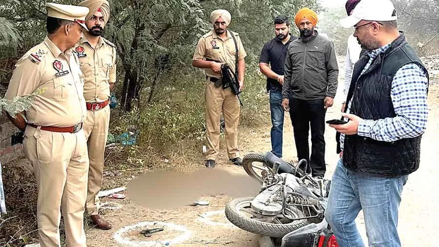 पुलिस मुठभेड़ में हाईवे डकैती गिरोह का सरगना गिरफ्तार, हथियार बरामद