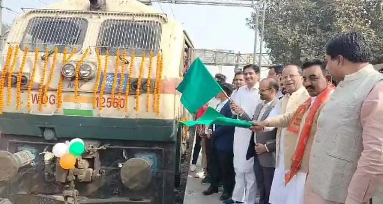 Indian Railways: रामेश्वरम-मदुरई के लिए रवाना हुई विशेष रेलगाड़ी! इस रूट से होकर जाएगी रामेश्वरम!