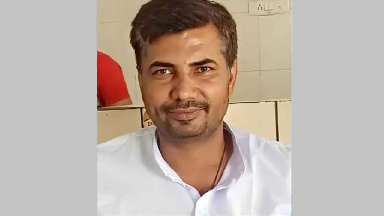 Road Accident: सफीदों में कार की स्टेपनी बदल रहे आढ़ती को ट्रंक ने रौंदा, मौत