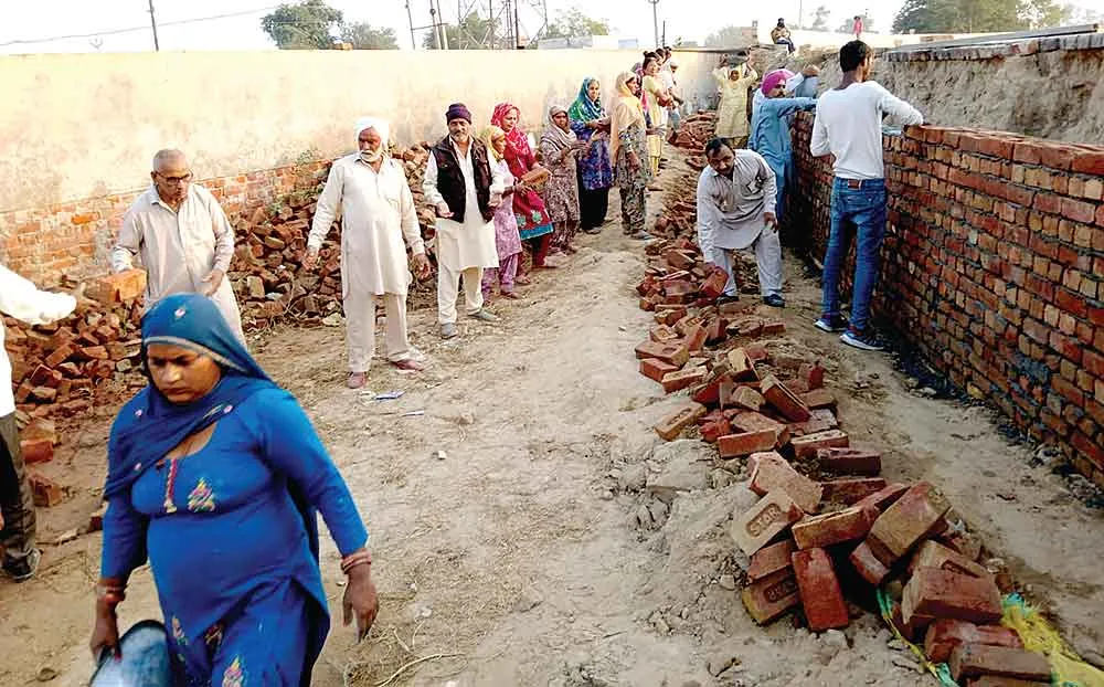 Sri Jalalana Sahib: सेवा विच नहीं थक्कदे गुरु अखियां दे तारे…