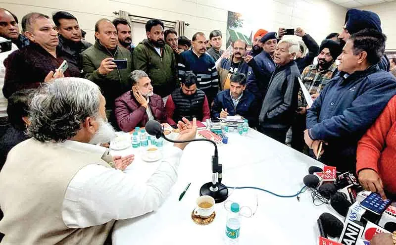 SHO Suspended: एफआईआर नहीं लिखने वाले एसएचओ पर गिरी ‘गब्बर’ की गाज