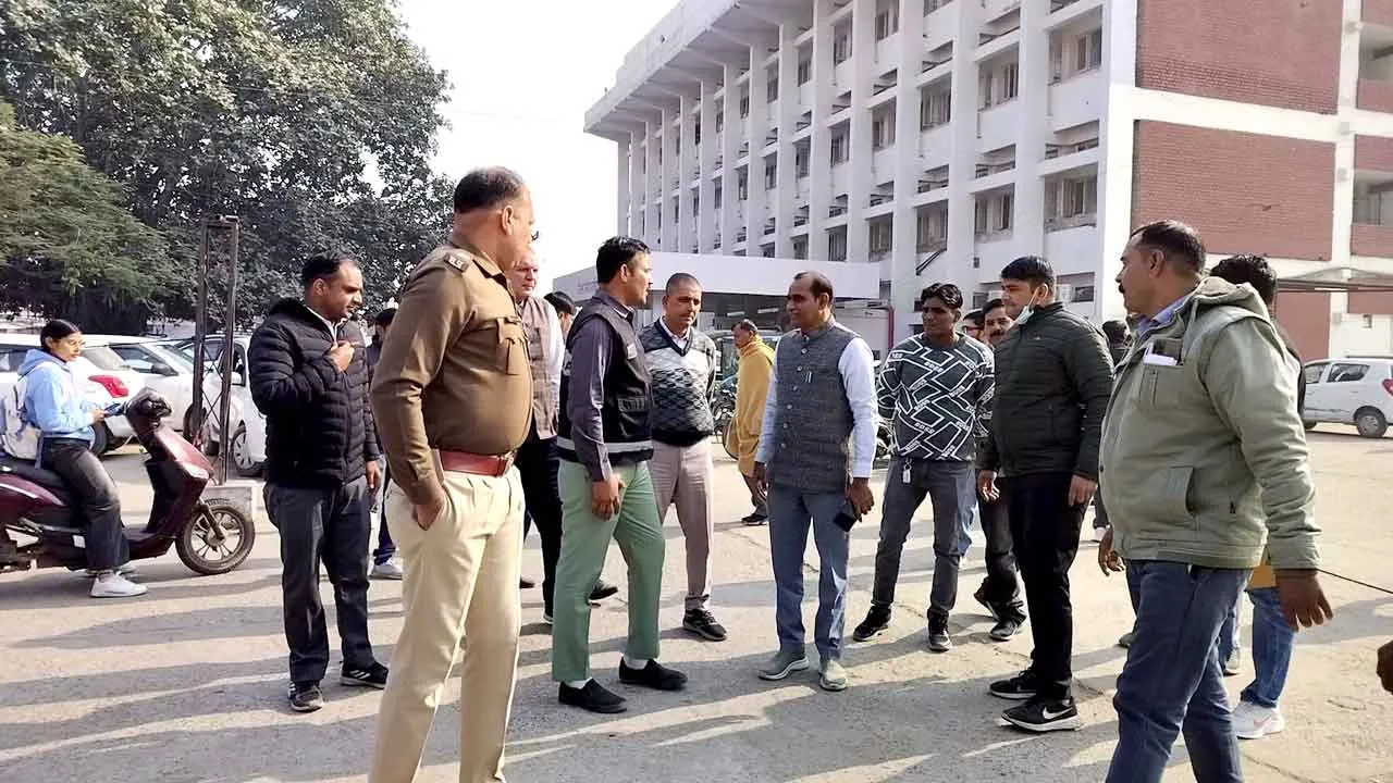 भिवानी के सामान्य अस्पताल में बम निरोधक टीम ने किया औचक निरीक्षण