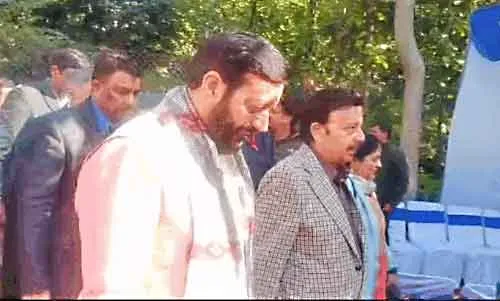 सिकंदरपुर से फूलकां को जाने वाली खस्ताहाल सड़क से गुजरा काफिला तो सीएम सैनी…!