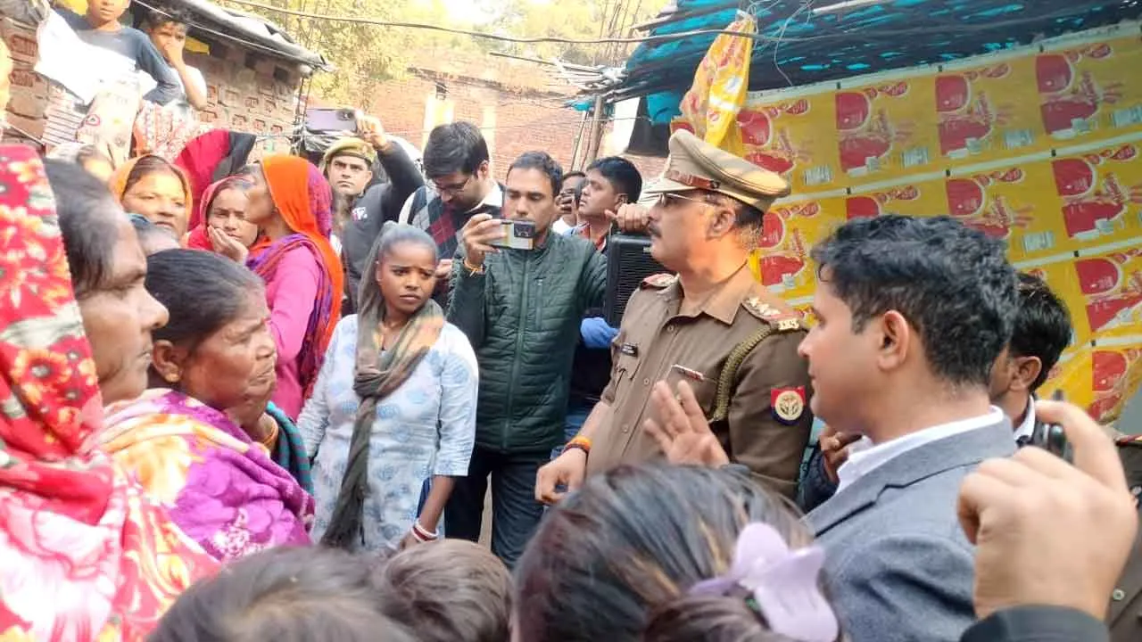 गिहार कॉलोनी की जमीन को कोर्ट द्वारा खाली कराने के आदेश के बाद पहुंचा प्रशासन