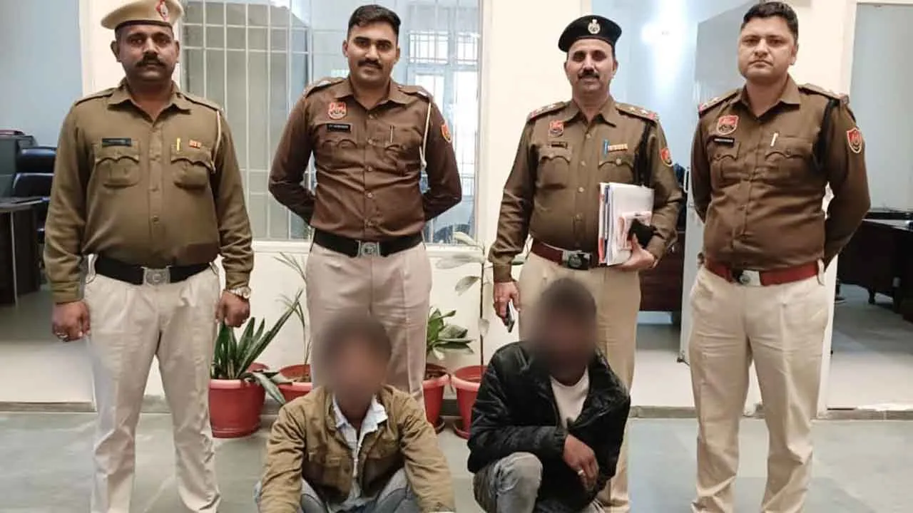 पुलिस मुठभेड़ में पकड़े गए चोरी की वारदात को अंजाम देकर फरार हो रहे दो अंतर्राज्यीय बदमाश