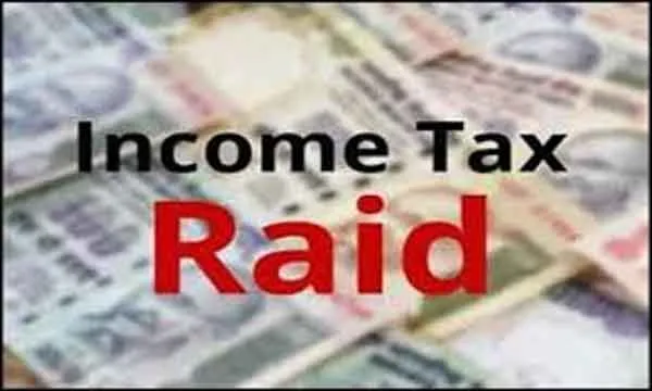 Income Tax Department Raid: मेरठ के इस बड़े बिल्डर्स पर डाली आयकर विभाग ने रेड! खंगाले कई ठिकाने!