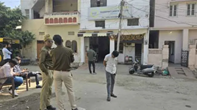 Income Tax Raid Udaipur: आयकर विभाग की बड़ी कार्रवाई! ट्रांसपोर्ट व्यवसाई से 50 किलो सोना व पांच करोड़ की नगदी बरामद