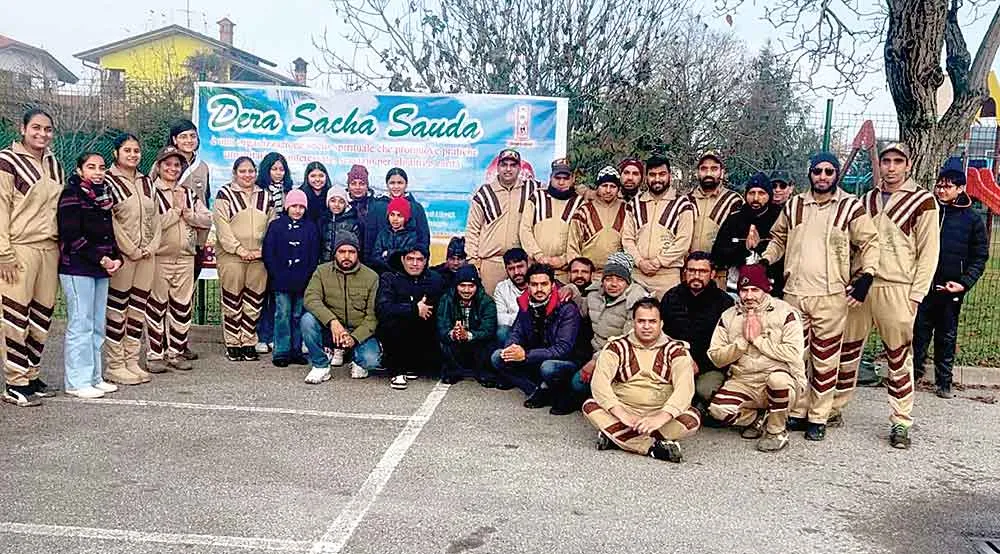 Cleanliness Campaign: बरगामो (इटली) में शाह सतनाम जी ग्रीन एस वैल्फेयर कमेटी ने चमकाया डेरा सच्चा सौदा का नाम!