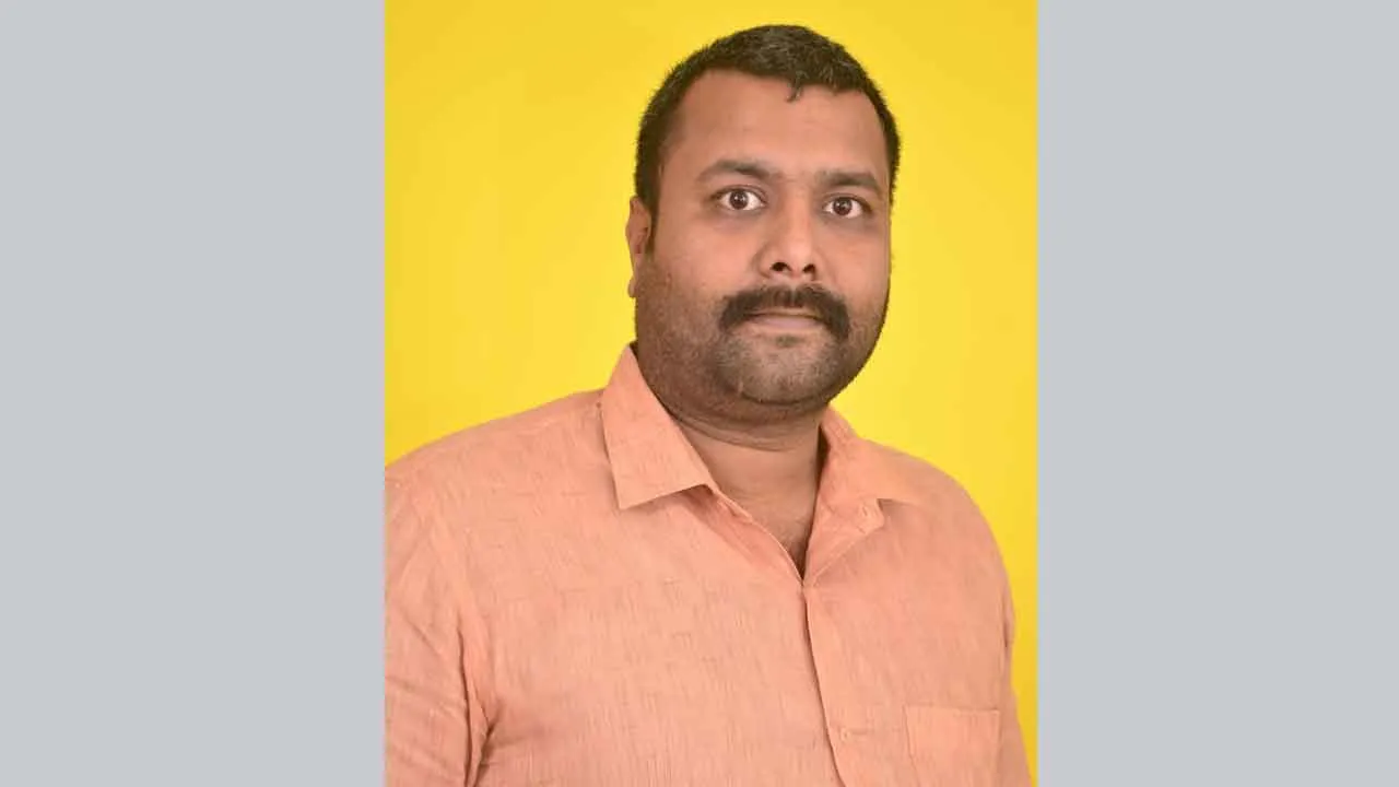 अधूरे पड़े डिवाइडर निर्माण को पूरा कराने की मांग