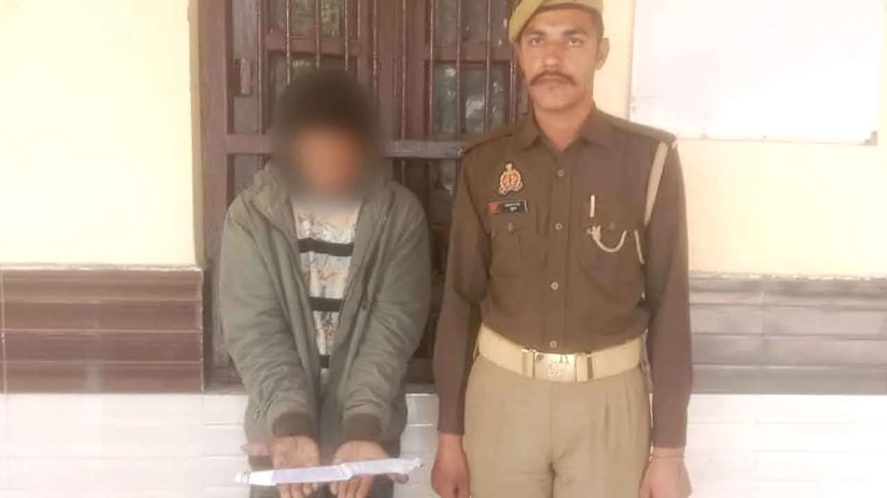 चोरी का वांछित आरोपी दबोचा, छूरा बरामद