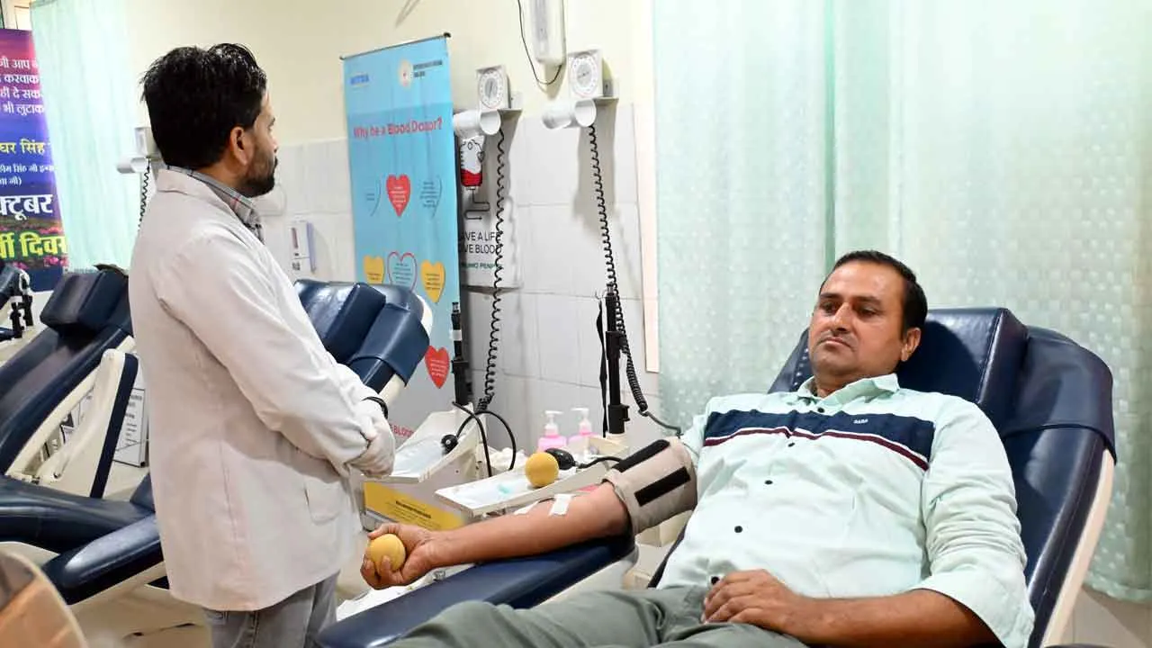 शीशपाल इन्सां ने खूनदान किया