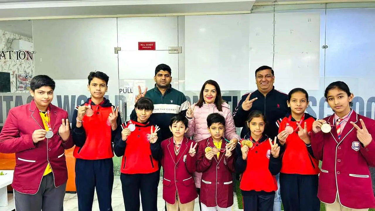 राष्ट्रीय स्काय मार्शल आर्ट प्रतियोगिता में हेरिटेज स्कूल की दिव्या ने जीता गोल्ड मेडल