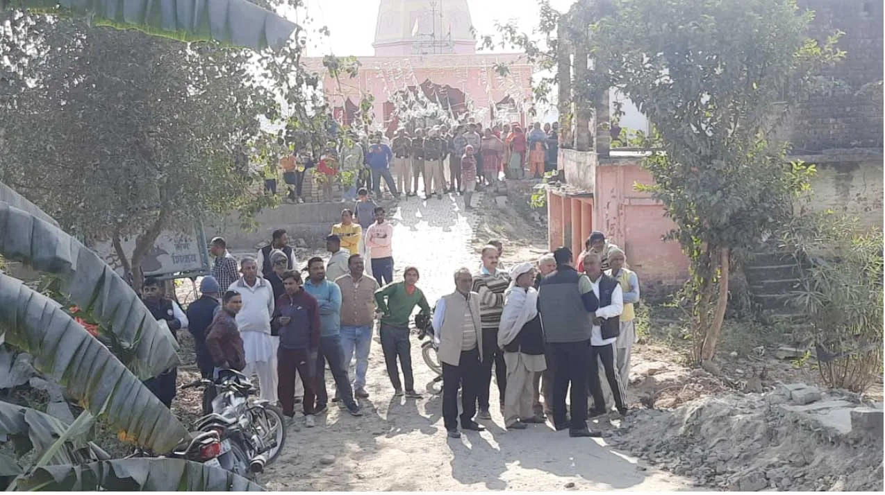 ऊर्जनी में शिव मंदिर की जमीन पर हक के लिए जमकर चले लाठी डंडे