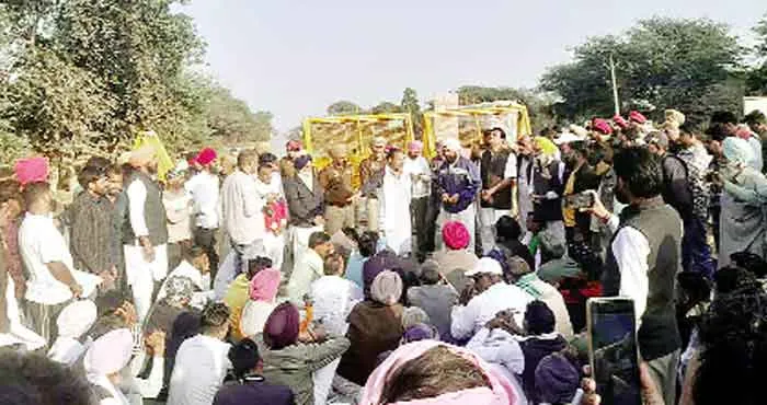 Farmers Protest: लुधियाना पहुंचने से पहले ही बरनाला से वापस लौटे किसान!