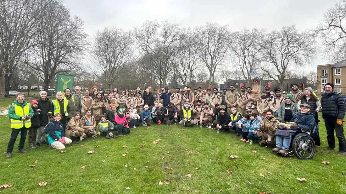 London: लंदन की साध-संगत ने पर्यावरण की शुद्धता के लिए लगाए 500 पौधे