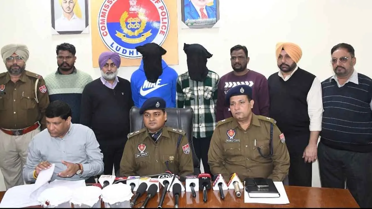 Ludhiana Crime News: अवैध हथियारों के साथ 2 बदमाश गिरफ्तार, तीन फरार