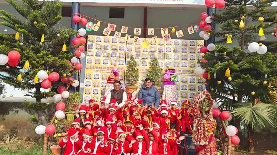 शिखर शिक्षा सदन में तुलसी पूजन और क्रिसमस दिवस का आयोजन
