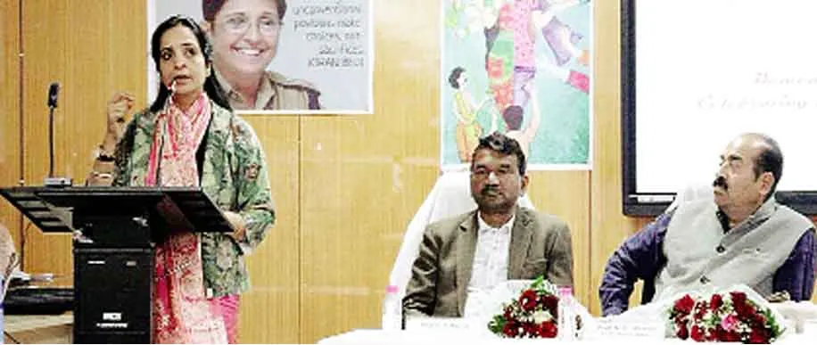 नारी को दो सम्मान तभी बनेगा देश महान : डॉ. सिंह