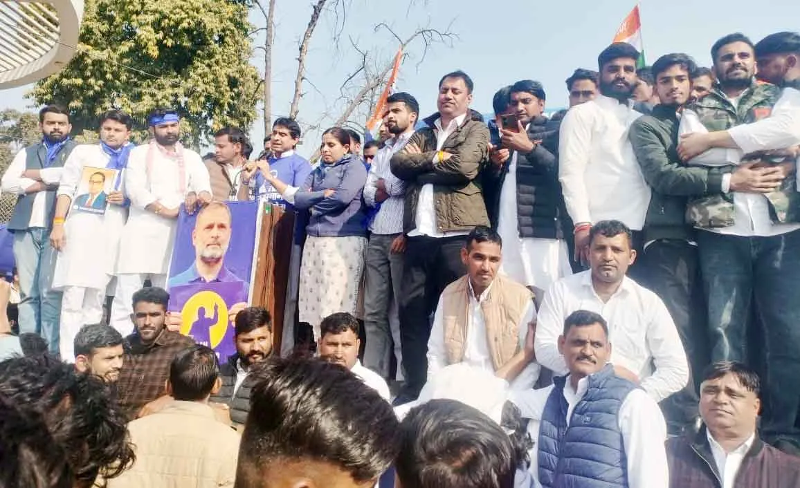 ‘नशा नहीं रोजगार दो’, के लिए मुख्यमंत्री आवास का घेराव!