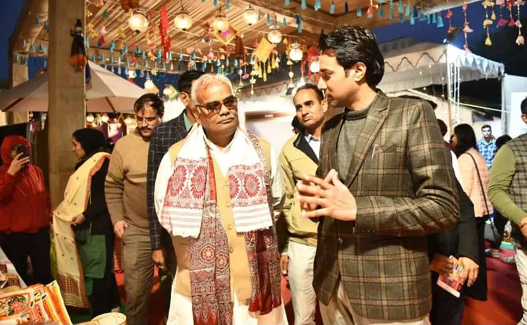 Saras Raj Sakhi Fair: सरस राजसखी मेले में खरीदारी पर उपहारों की बौछार! इतने रुपए की खरीद पर ड्रा में हो सकेंगे शामिल!