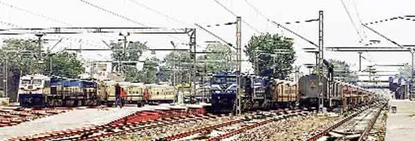 किसानों ने दिखाई अपनी ताकत! पंजाब मार्ग पर नहीं चलने दी गई रेल-बस सेवा!