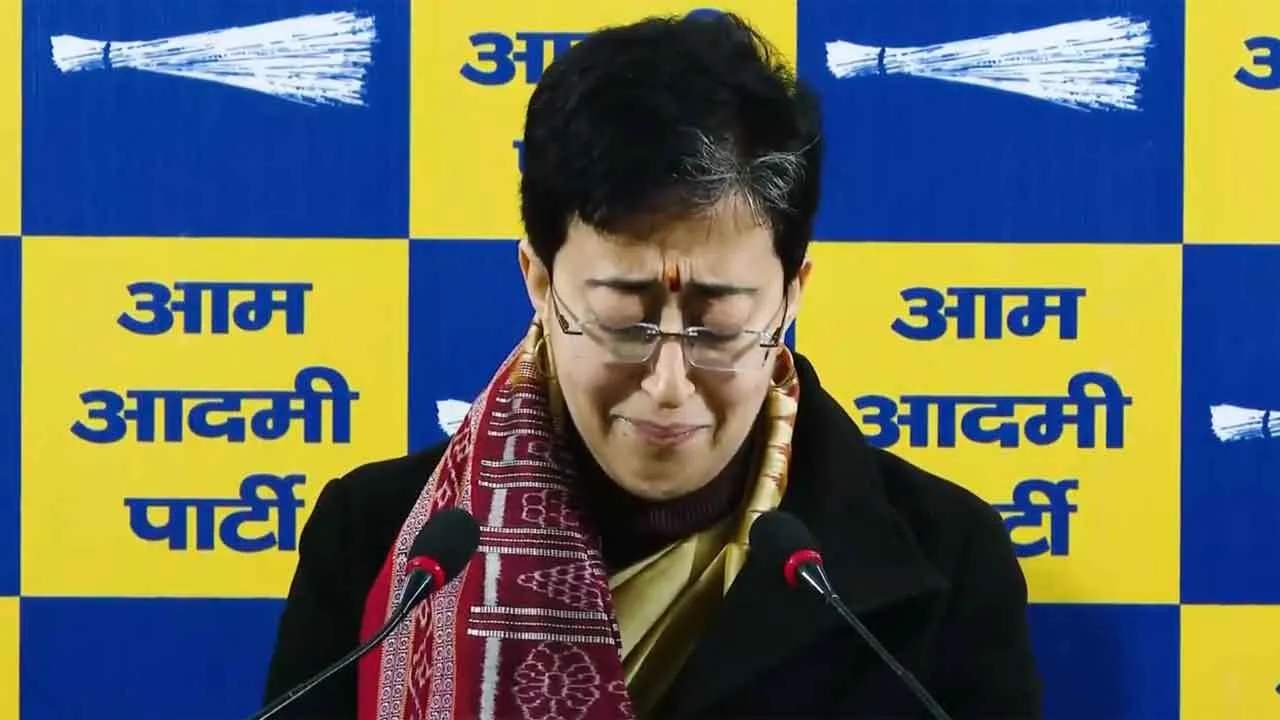 Delhi Elections: प्रेस कॉन्फ्रेंस में आखिर क्यों रो पड़ी मुख्यमंत्री आतिशी!