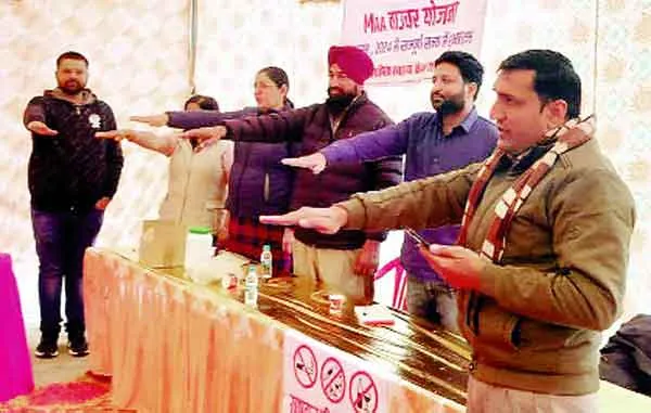 Ayushman Yojana News: सरदारगढ़ में मुख्यमंत्री आयुष्मान आरोग्य शिविर का हुआ आयोजन