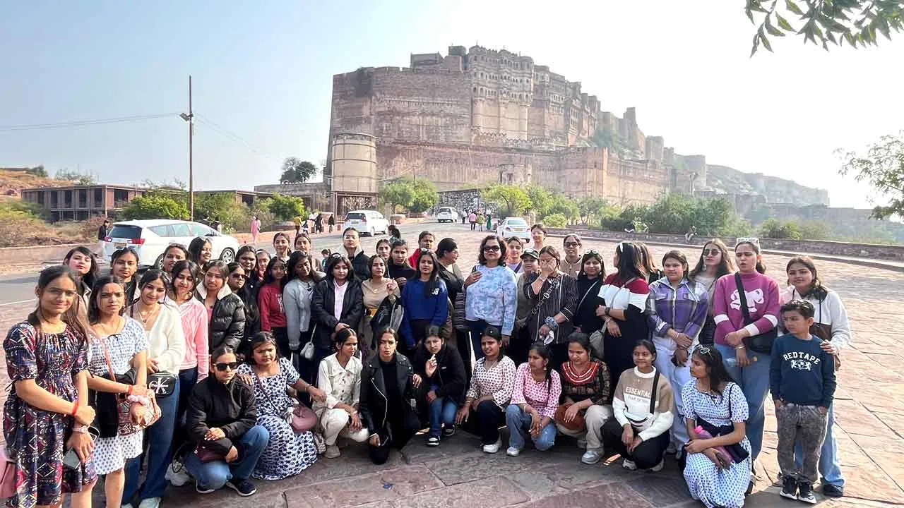 एसएसडी कॉलेज की छात्राओं ने किया जोधपुर का दौरा