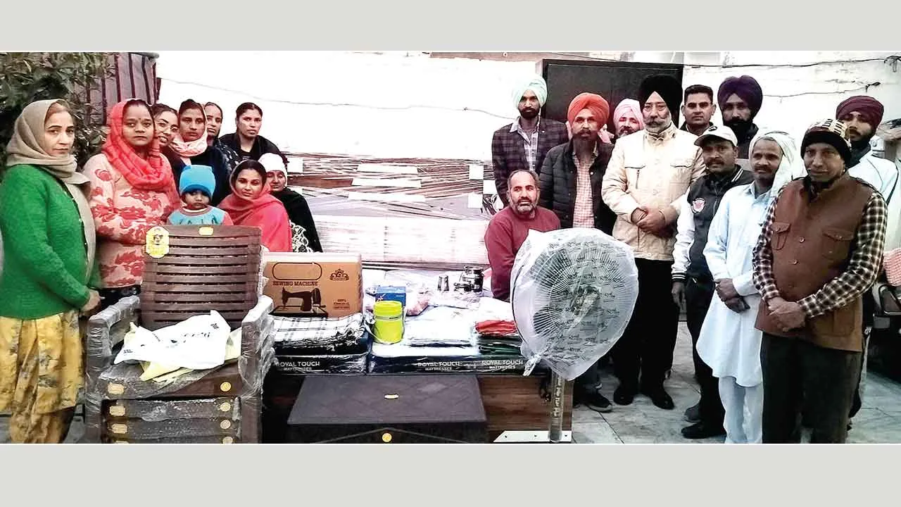 जरूरतमंद परिवार की लड़की की शादी में दिया सहयोग