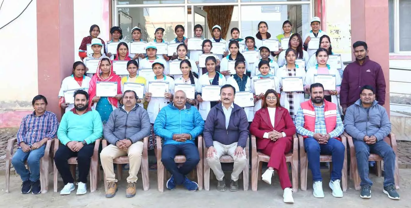 ब्यूटी पार्लर मैनेजमेंट प्रशिक्षण का समापन, 34 प्रतिभागियों ने हासिल किया प्रशिक्षण