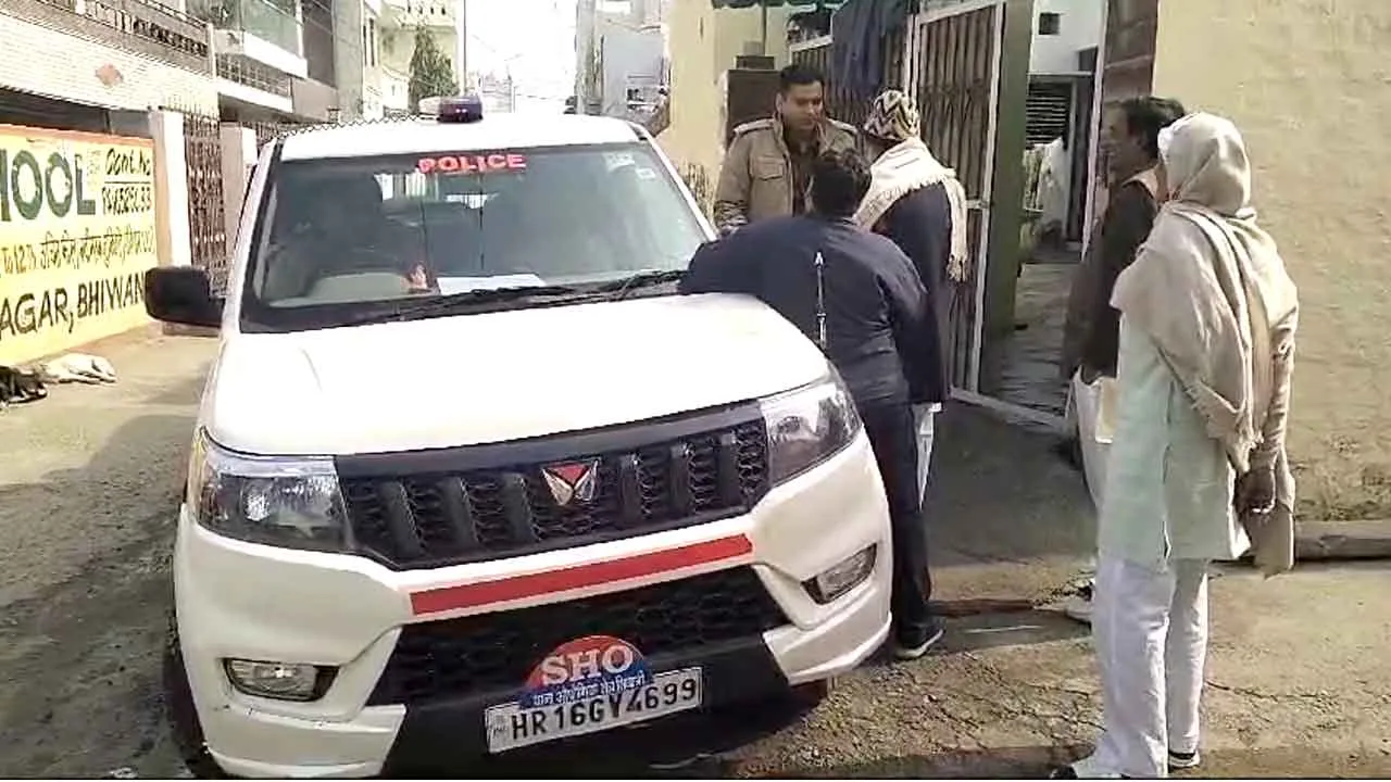Bhiwani Crime News: रात को घर में घुसकर मजदूर नेता पर दागी गोली, मामला दर्ज
