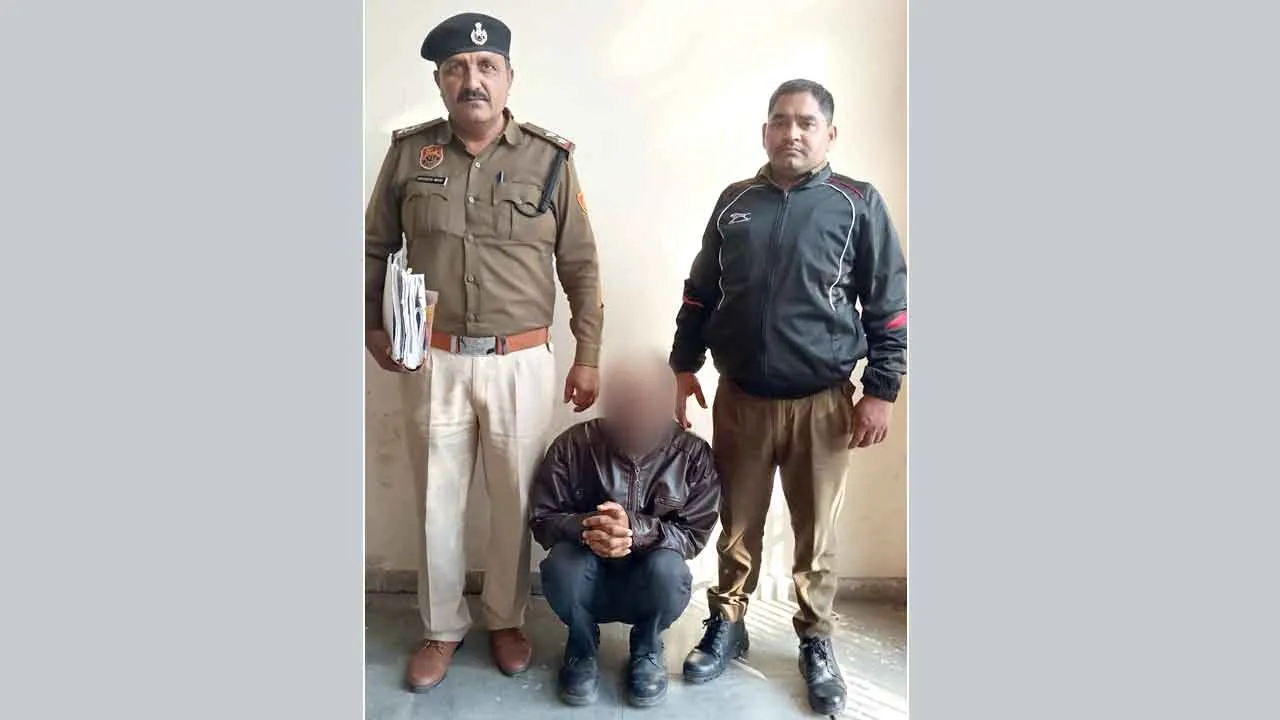 नौकरी लगवाने के नाम पर धोखाधड़ी करने का आरोपी गिरफ्तार