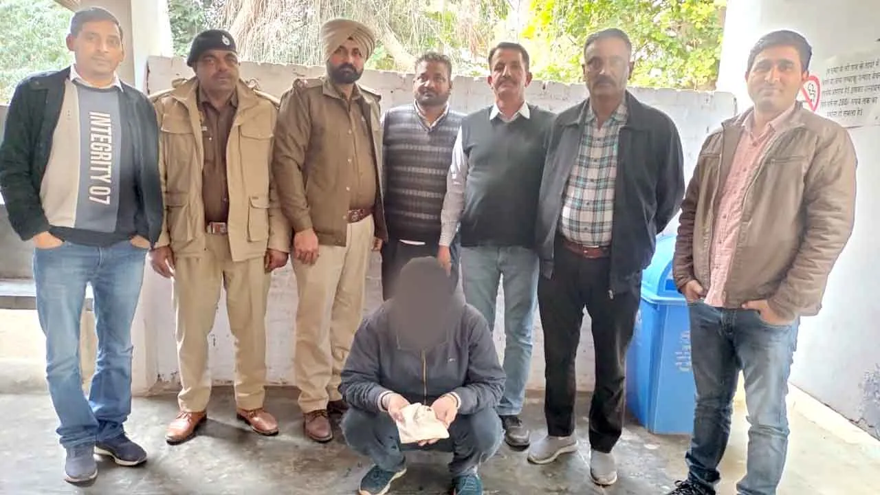 Drug Smuggler Arrested: हरियाणा नारकोटिक्स सिरसा यूनिट ने बुलेट सवार नशा तस्कर किया काबू, 30.58 ग्राम हेरोइन बरामद