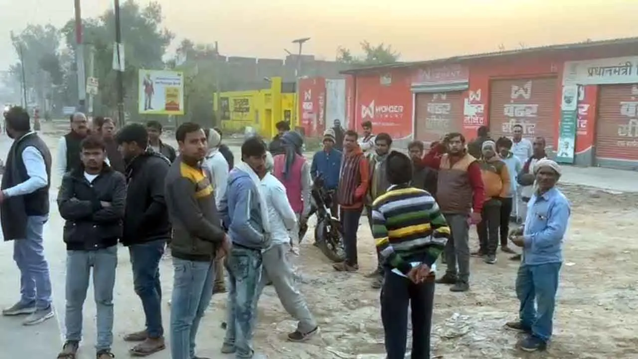 Firozabad Road Accident: सड़क हादसे में पिता व पुत्र की मौत, मां तथा बेटा हुए गंभीर घायल