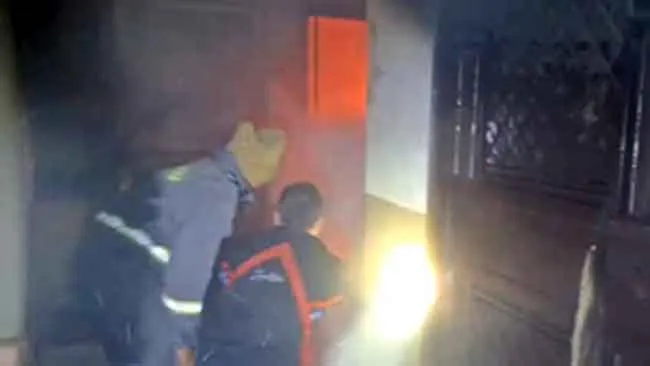 Ghaziabad Fire News: फ्लैट में लगी भीषण आग से मचा हड़कंप!