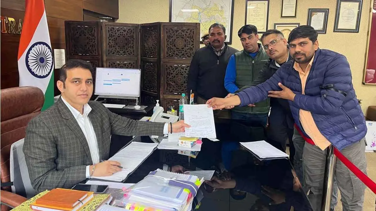 भ्रष्ट बताने वाली सूची जारी होने के विरोध में पटवारियों में रोष