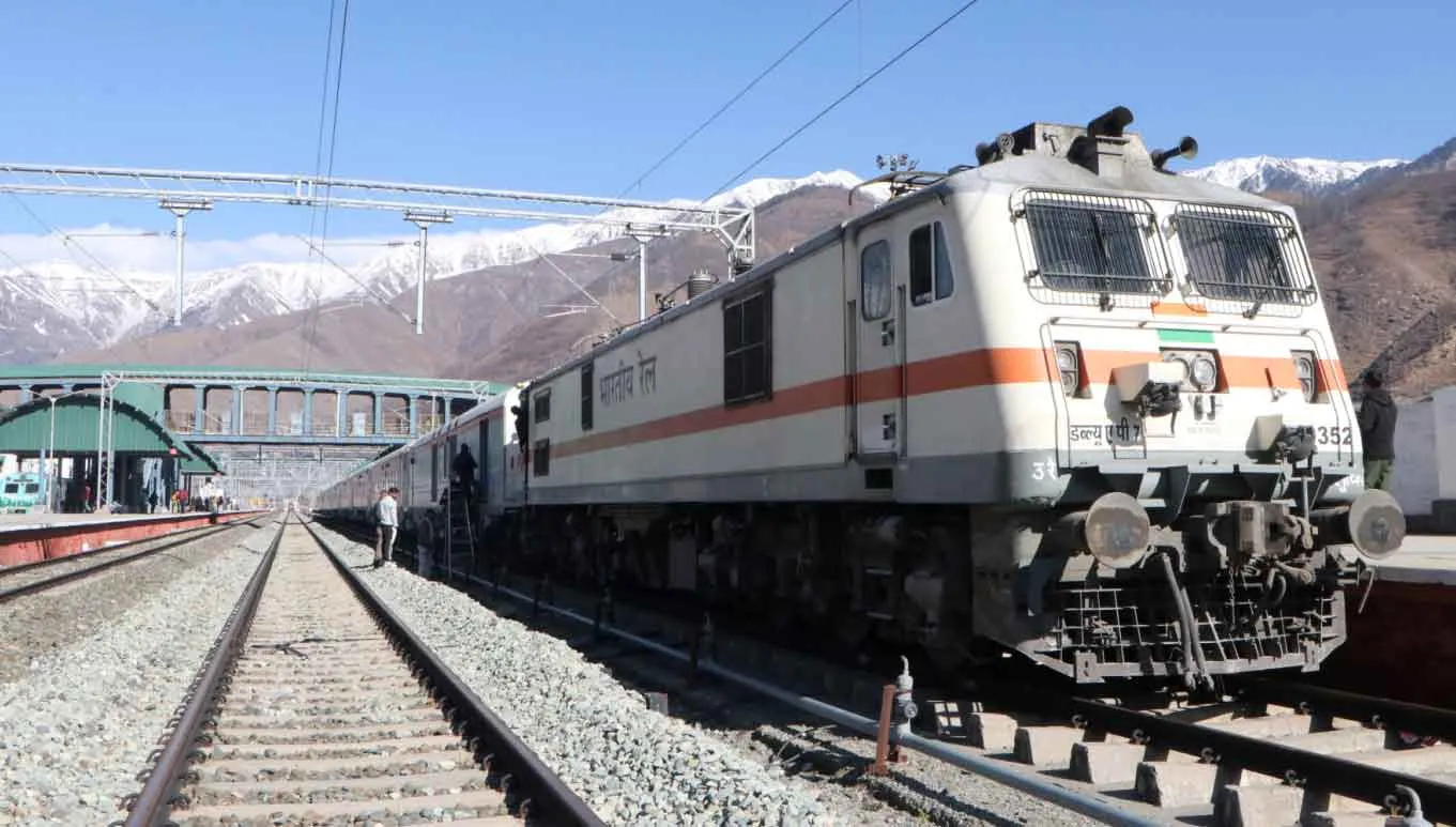 Haryana Railway News: डबवाली से गुजरने वाली 18 ट्रेनें रद्द, 16 ट्रेनों के रूटों में बदलाव
