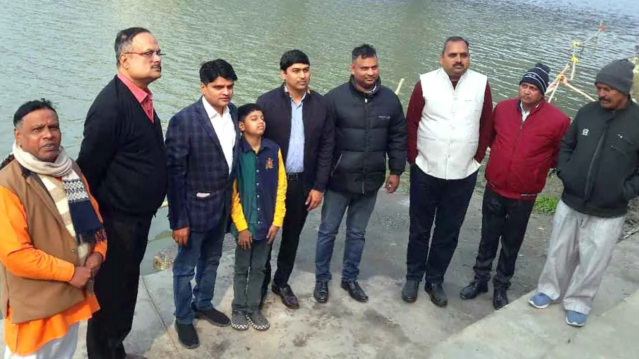 मकर संक्रांति पर यमुना में लगाई आस्था की डुबकी