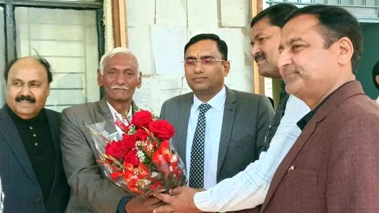 जनपद न्यायाधीश ने ग्रहण किया कार्यभार, स्वागत